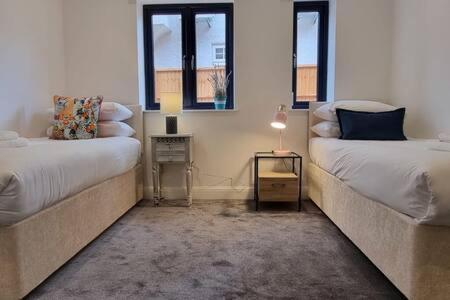 Beautiful Apartment Overlooking A Garden ลอนดอน ภายนอก รูปภาพ
