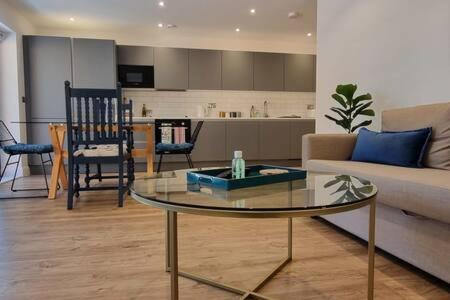 Beautiful Apartment Overlooking A Garden ลอนดอน ภายนอก รูปภาพ